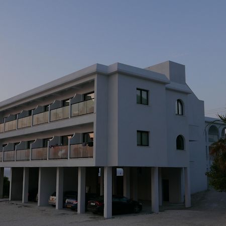E.J. Pyrgos Bay Hotel Luaran gambar