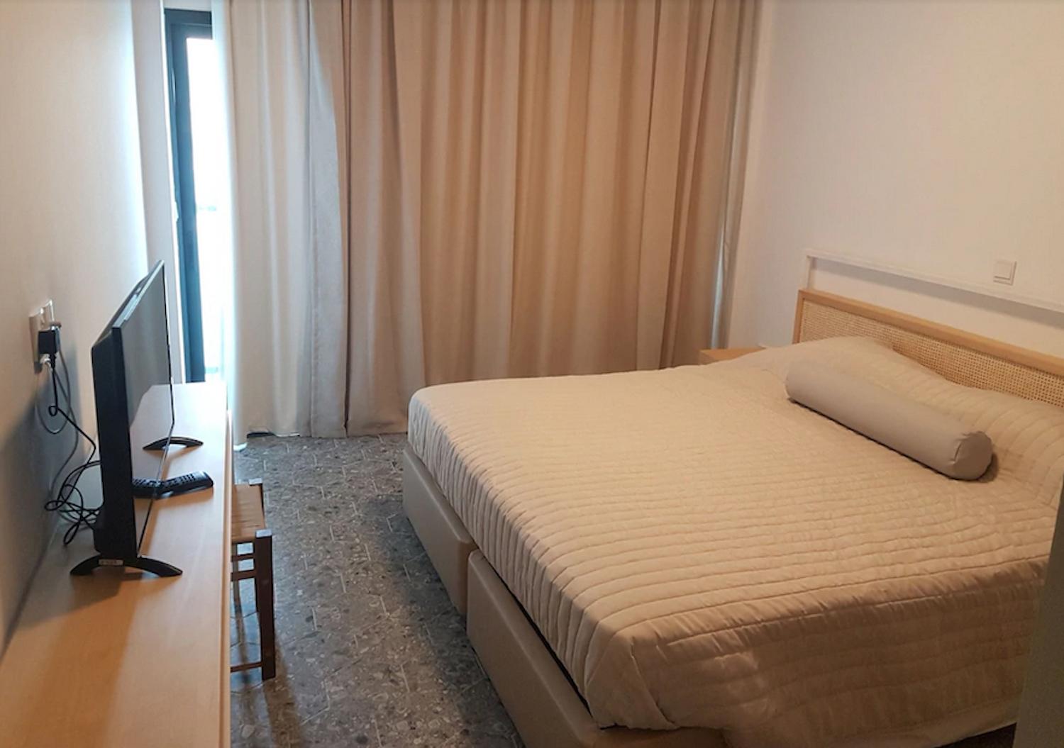 E.J. Pyrgos Bay Hotel Luaran gambar