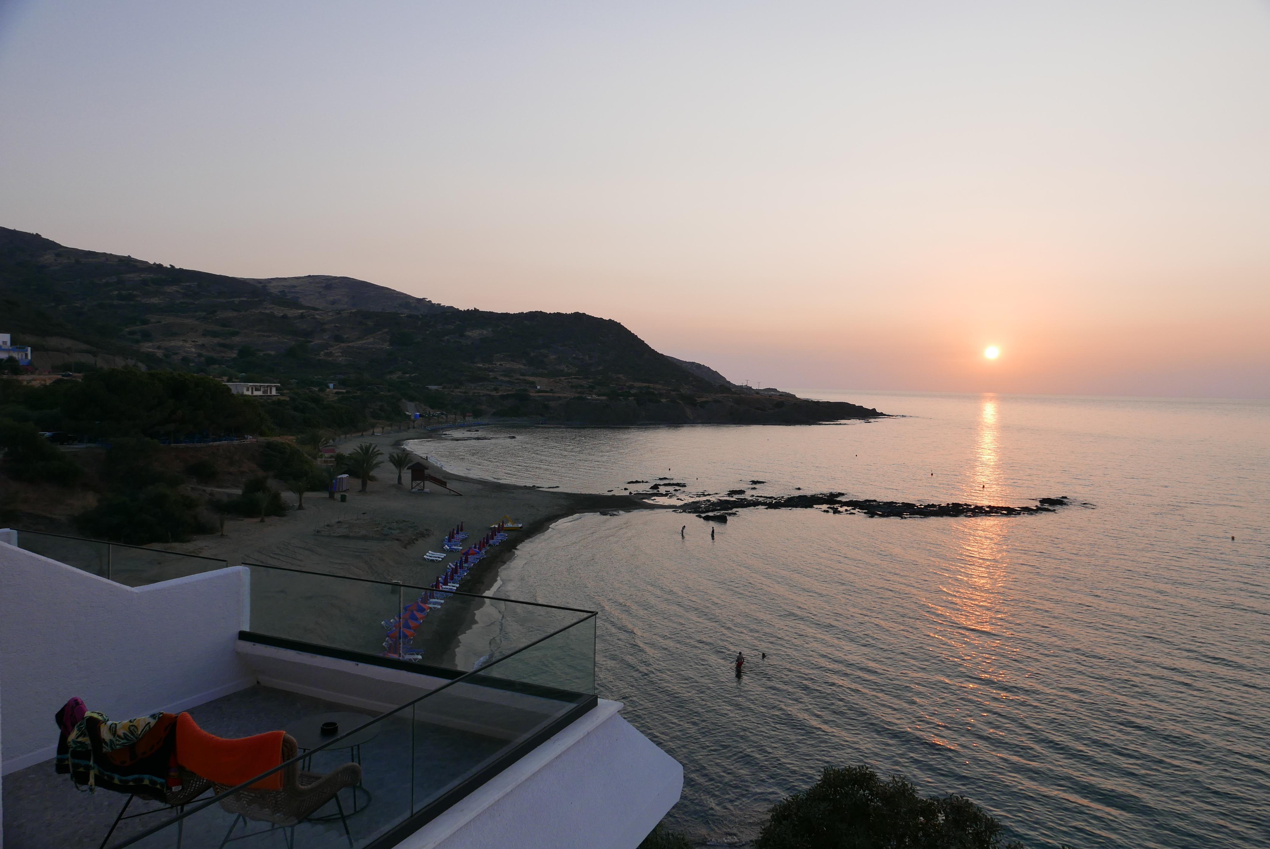 E.J. Pyrgos Bay Hotel Luaran gambar