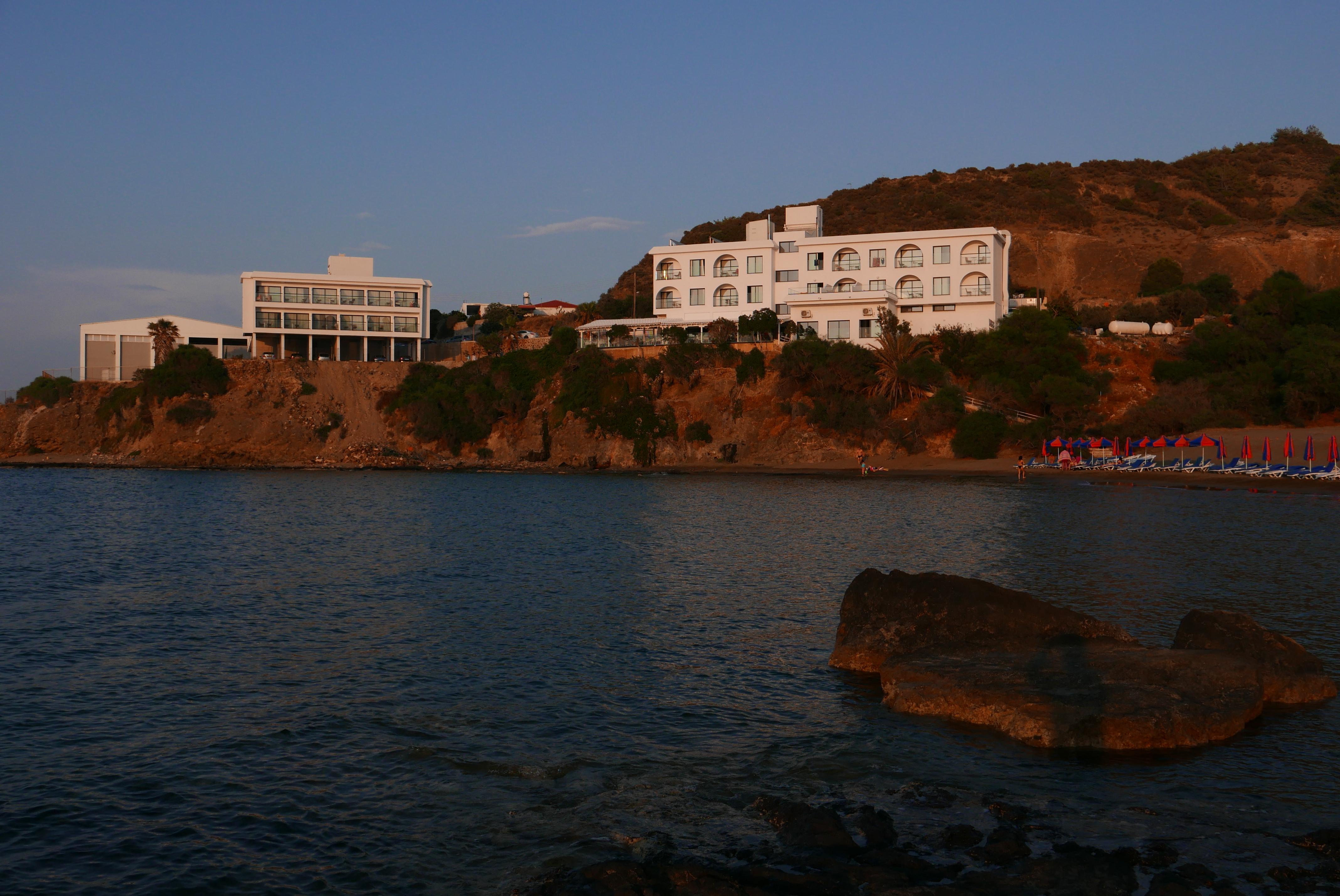 E.J. Pyrgos Bay Hotel Luaran gambar